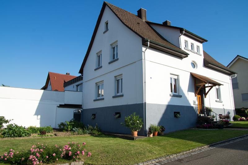 Außenansicht des Hauses mit Garten in Sasbach